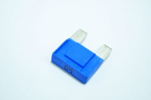 Предохранитель флажковый MAXI 60A BLUE фото в интернет-магазине АвтоОлимп